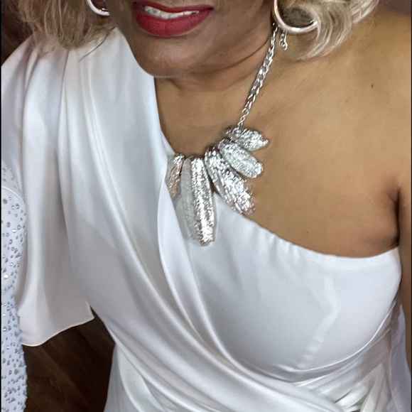 White Dress - Picture 3 of 8